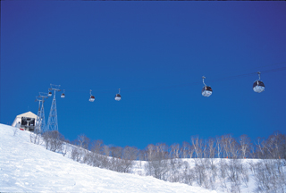 奥美濃《ウイングヒルズ白鳥リゾート》冬も夏も滑れるスキー場を紹介！